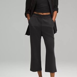 Lululemon Softstreme High-Rise Straight-Leg Cropped Pant Size 10 Black